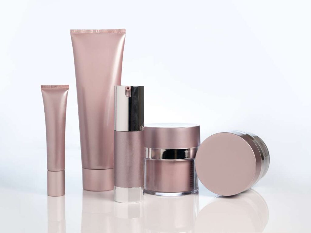 Private Label vs. Contract Manufacturing in Cosmetics: The Key Differences 1