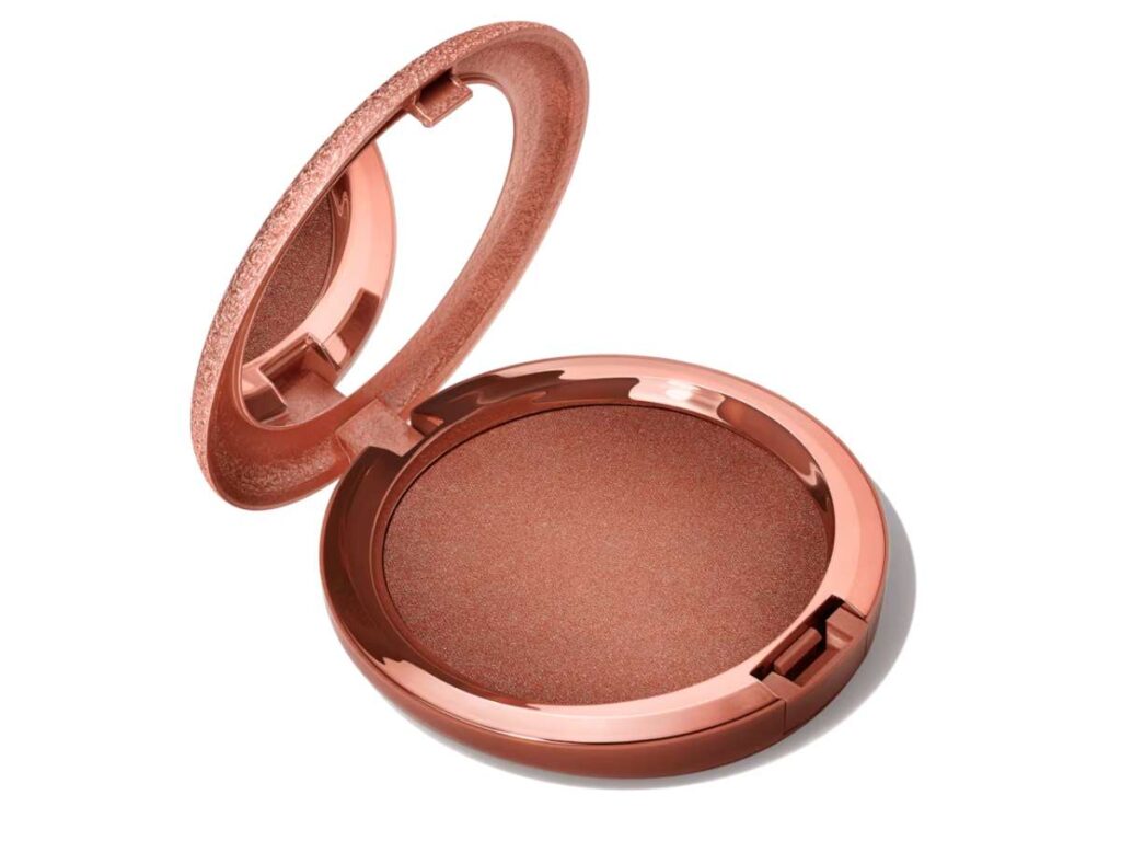 Bronzer vs Accelerator: What’s the Difference? 3